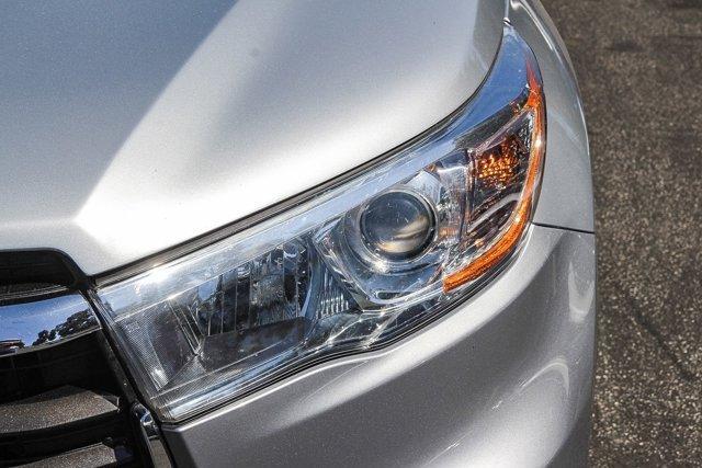 used 2016 Toyota Highlander Hybrid car, priced at $21,988