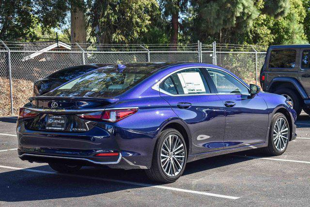 new 2025 Lexus ES 300h car, priced at $49,104