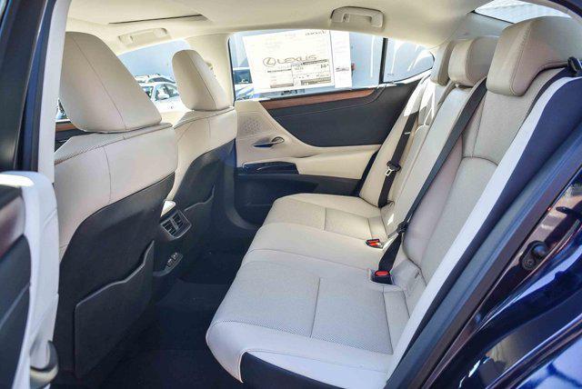 new 2025 Lexus ES 300h car, priced at $49,104