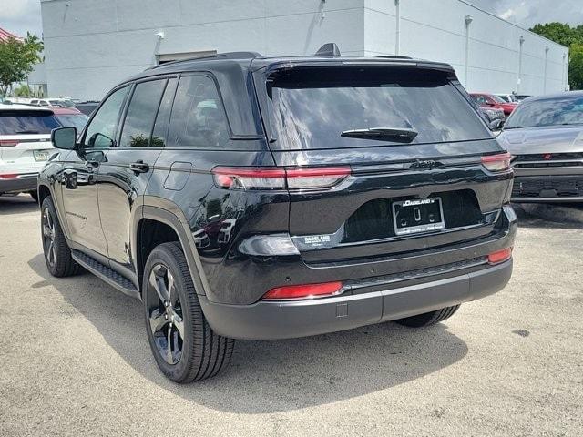 new 2024 Jeep Grand Cherokee car, priced at $45,900