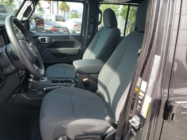 new 2025 Jeep Gladiator car, priced at $42,385