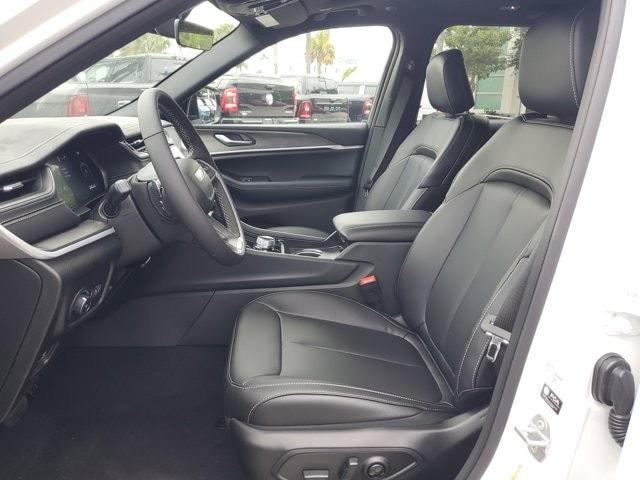 new 2025 Jeep Grand Cherokee car, priced at $47,690