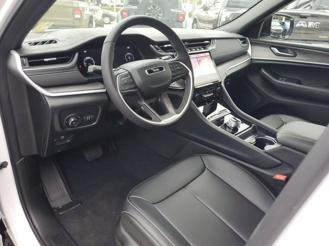 new 2025 Jeep Grand Cherokee car, priced at $47,690