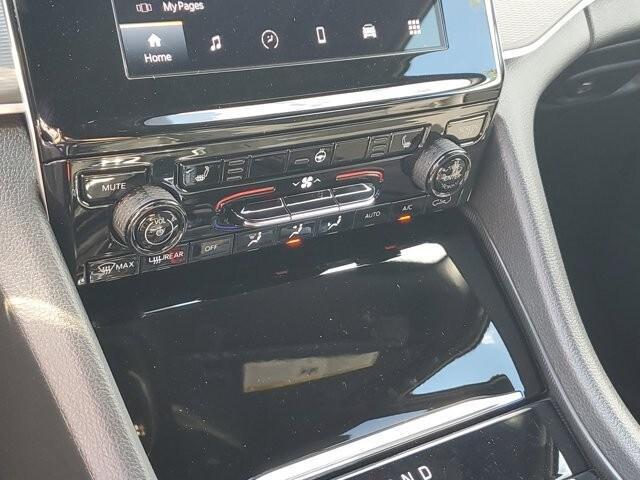 new 2025 Jeep Grand Cherokee car, priced at $40,049