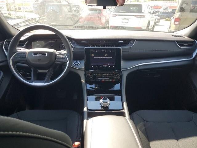 new 2025 Jeep Grand Cherokee car, priced at $40,049