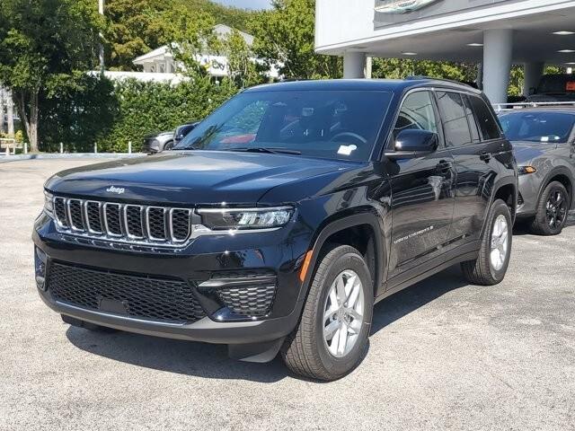new 2025 Jeep Grand Cherokee car, priced at $40,049