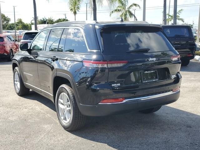 new 2025 Jeep Grand Cherokee car, priced at $40,049