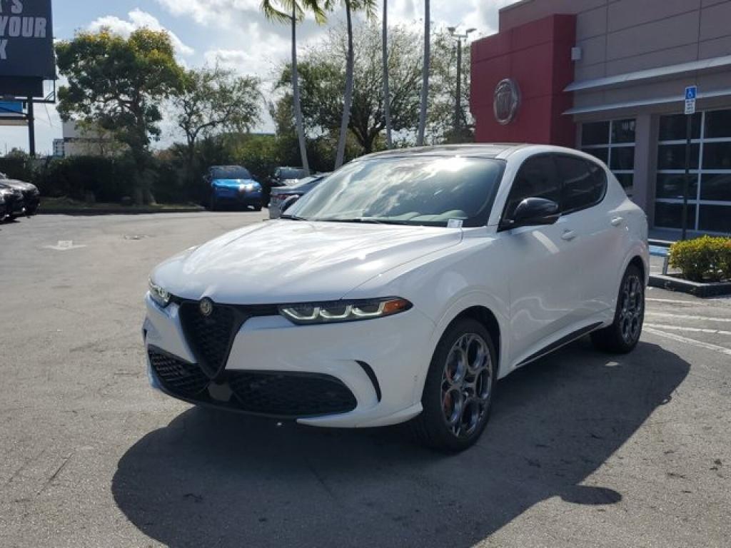 new 2025 Alfa Romeo Tonale car, priced at $57,430