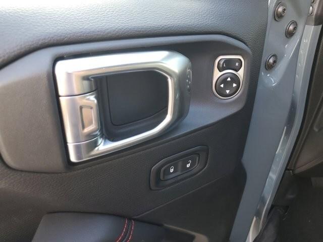 new 2025 Jeep Wrangler car, priced at $71,590