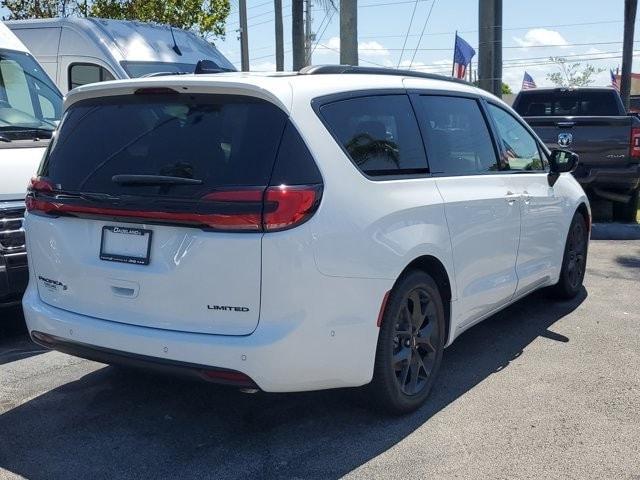 new 2024 Chrysler Pacifica car, priced at $50,561