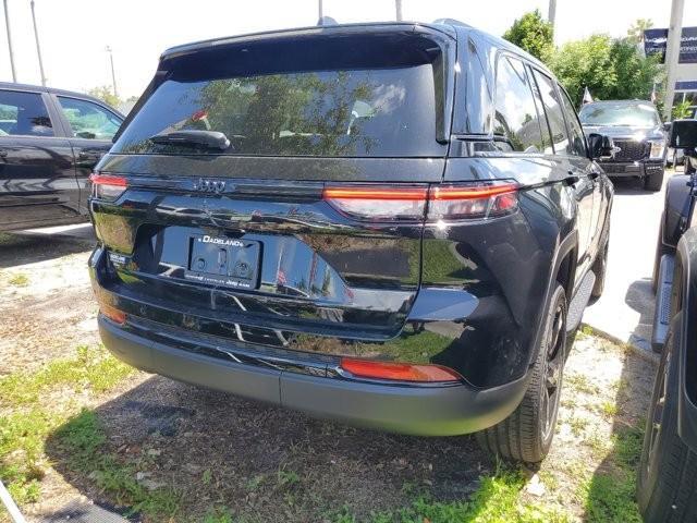 new 2024 Jeep Grand Cherokee car, priced at $43,900