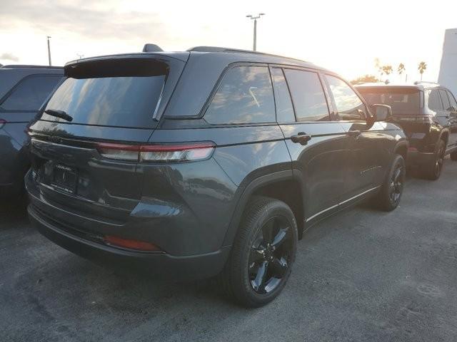 new 2024 Jeep Grand Cherokee car, priced at $43,112