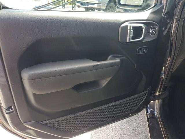 new 2025 Jeep Gladiator car, priced at $45,050