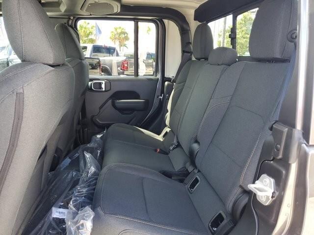 new 2025 Jeep Gladiator car, priced at $45,050