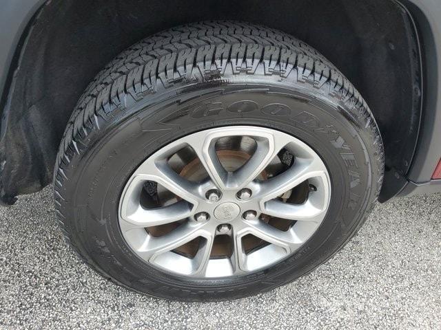 used 2015 Jeep Grand Cherokee car, priced at $12,995