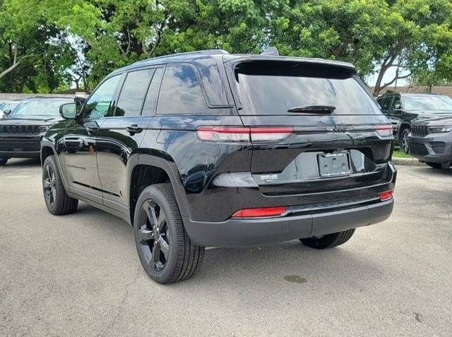 new 2024 Jeep Grand Cherokee car, priced at $45,900