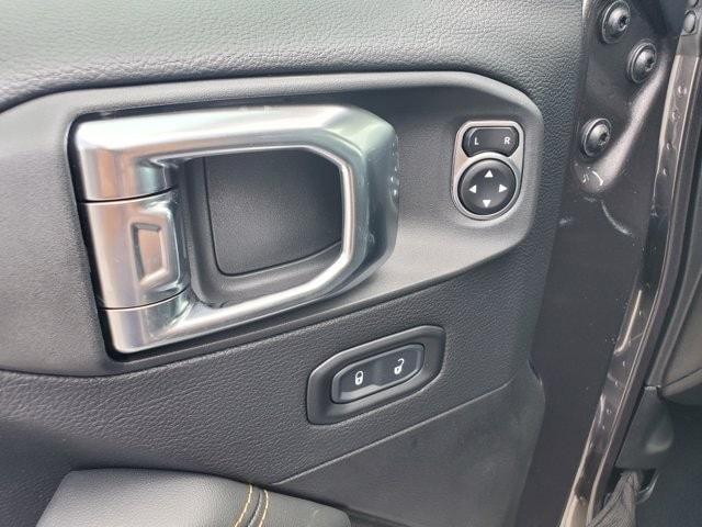 new 2025 Jeep Wrangler car, priced at $52,592