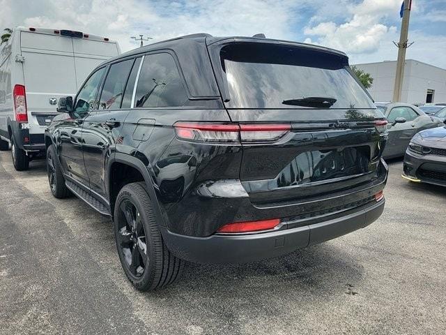 new 2024 Jeep Grand Cherokee car, priced at $45,450