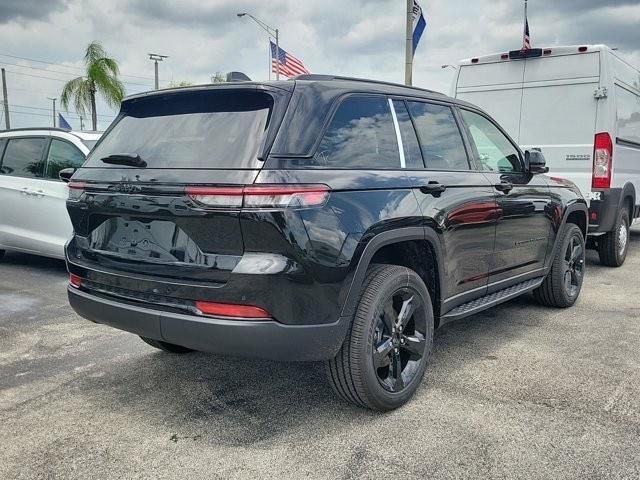 new 2024 Jeep Grand Cherokee car, priced at $45,450