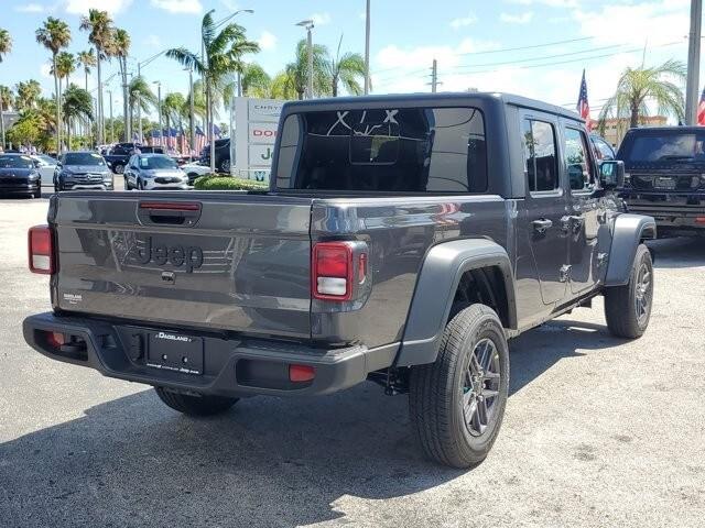 new 2025 Jeep Gladiator car, priced at $43,434