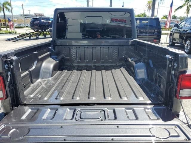 new 2025 Jeep Gladiator car, priced at $45,885