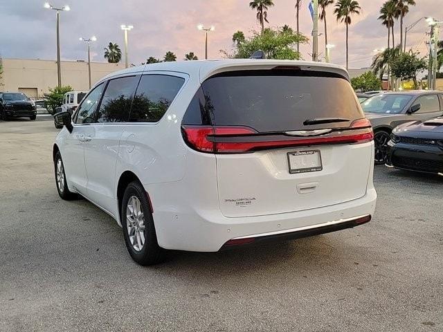 new 2024 Chrysler Pacifica car, priced at $40,834