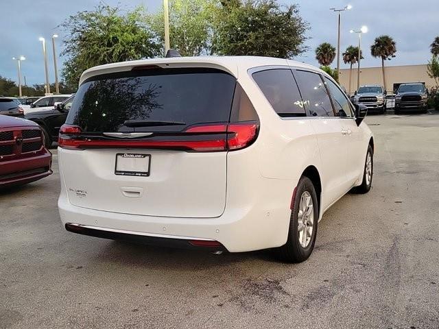 new 2024 Chrysler Pacifica car, priced at $40,834