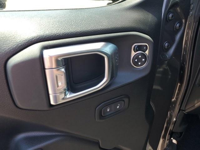 new 2025 Jeep Gladiator car, priced at $40,425