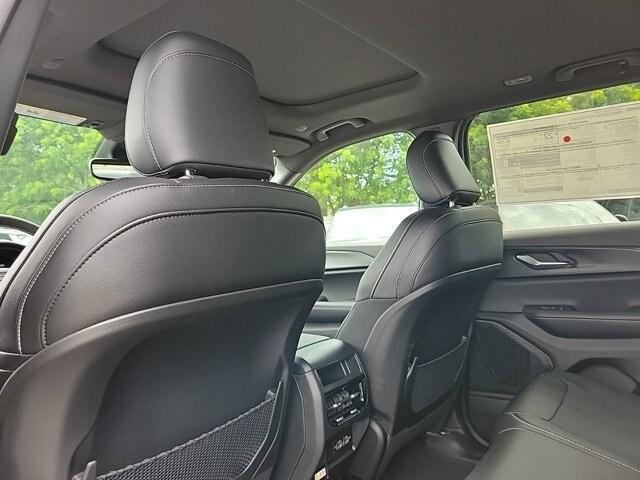 new 2024 Jeep Grand Cherokee car, priced at $43,950