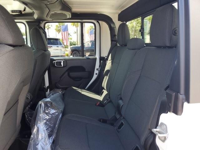 new 2025 Jeep Gladiator car, priced at $45,290
