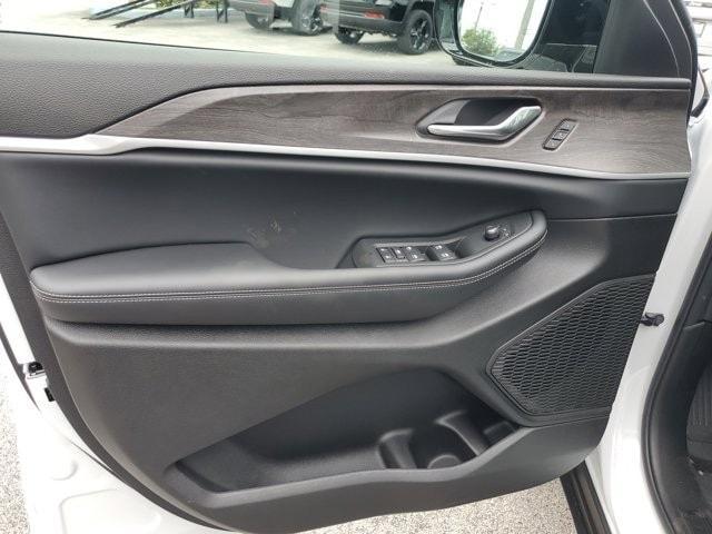 new 2025 Jeep Grand Cherokee L car, priced at $50,240