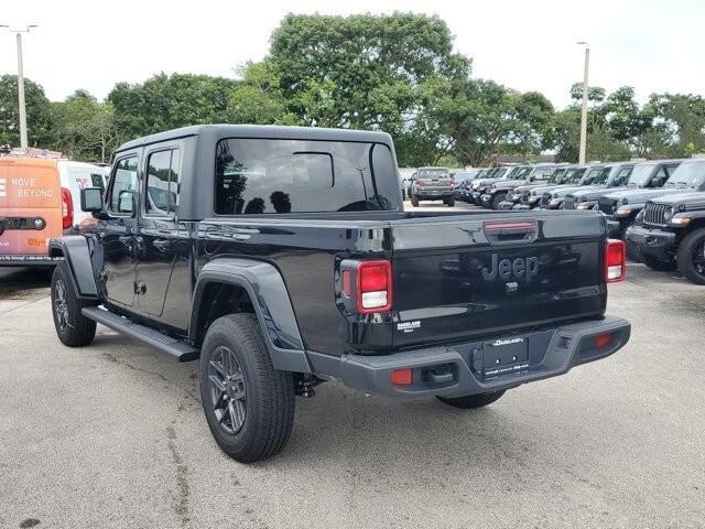 new 2024 Jeep Gladiator car, priced at $45,447