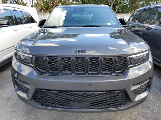 new 2024 Jeep Grand Cherokee car, priced at $45,112