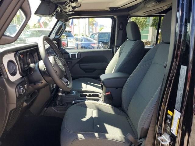 new 2025 Jeep Gladiator car, priced at $43,935