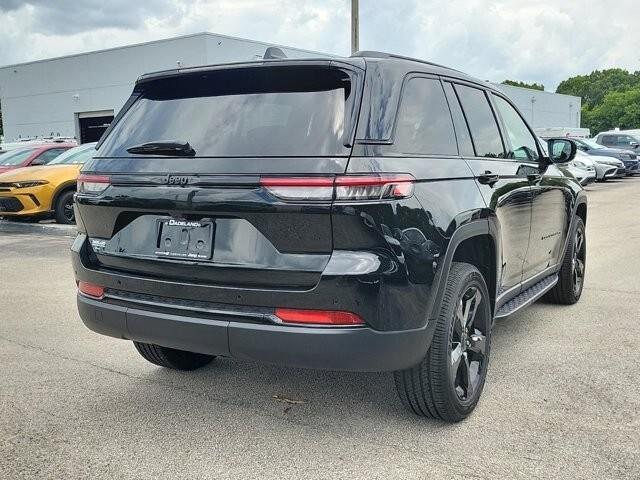 new 2024 Jeep Grand Cherokee car, priced at $42,950