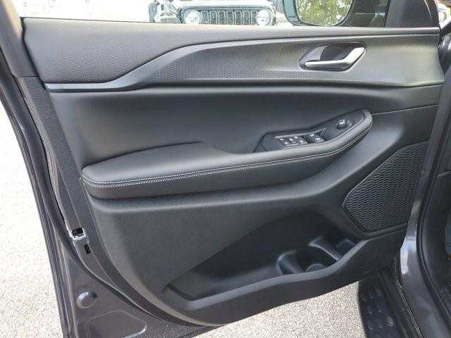new 2024 Jeep Grand Cherokee car, priced at $37,950