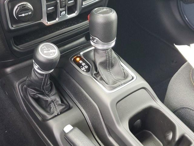 new 2025 Jeep Gladiator car, priced at $43,434