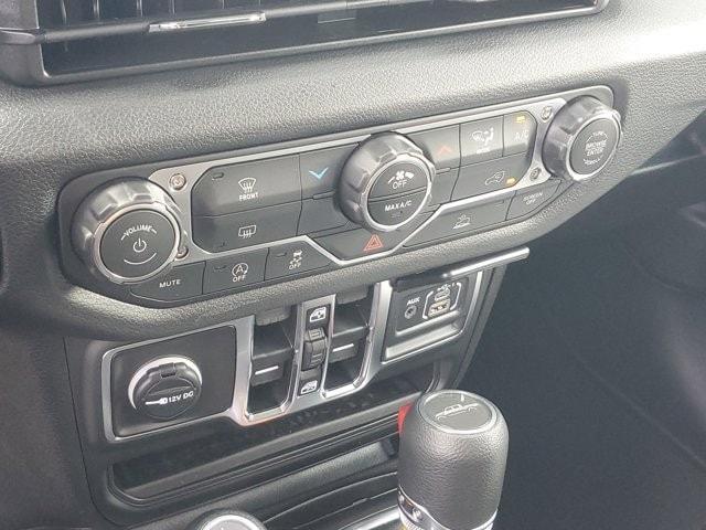 new 2025 Jeep Gladiator car, priced at $43,434