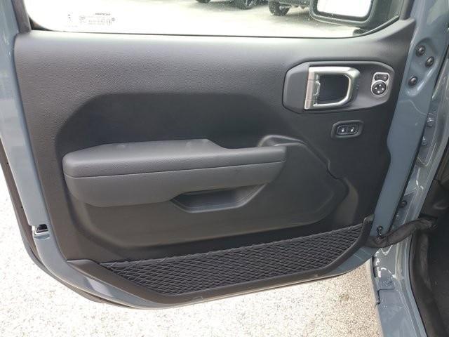 new 2025 Jeep Gladiator car, priced at $43,434