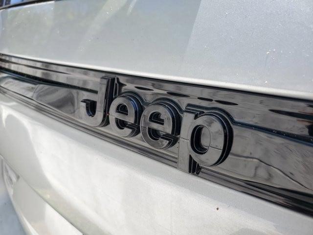 new 2024 Jeep Grand Cherokee car, priced at $45,450