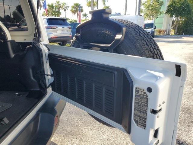 used 2022 Jeep Wrangler Unlimited car, priced at $32,995