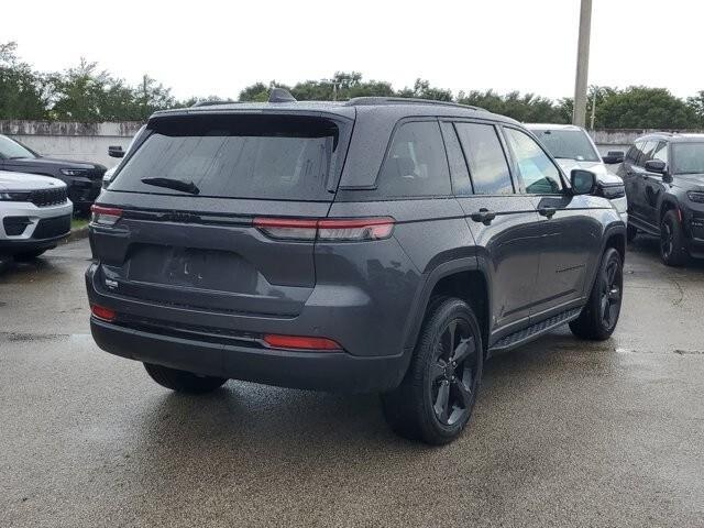 new 2024 Jeep Grand Cherokee car, priced at $45,900