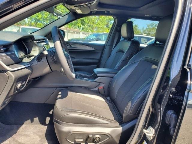 new 2025 Jeep Grand Cherokee car, priced at $44,131