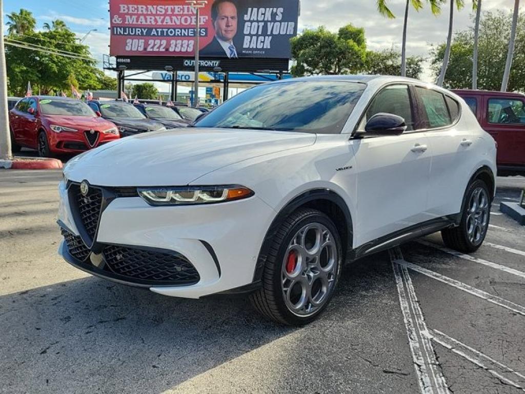 new 2024 Alfa Romeo Tonale car, priced at $56,790