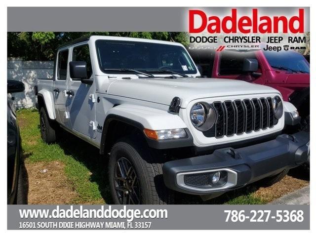 new 2024 Jeep Gladiator car, priced at $45,385
