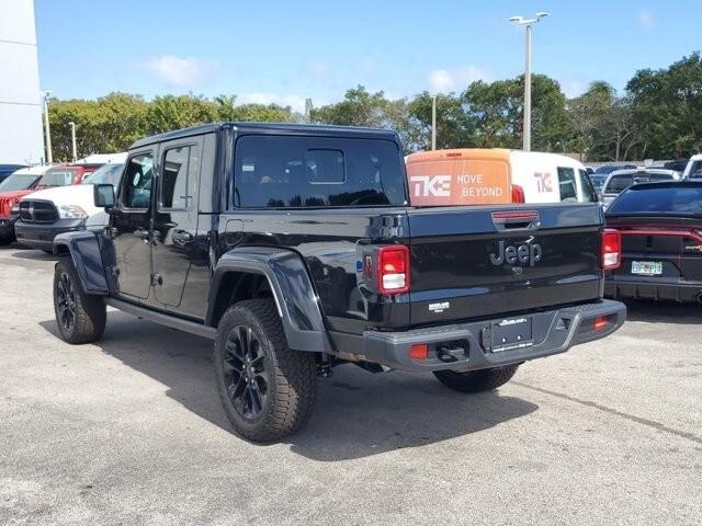 new 2025 Jeep Gladiator car, priced at $44,005