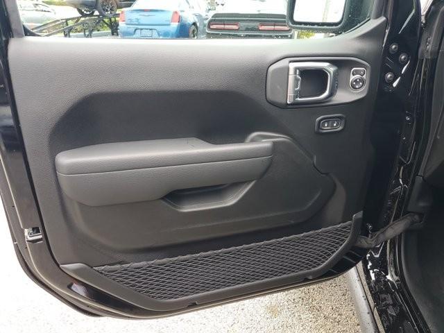 new 2025 Jeep Wrangler car, priced at $54,718