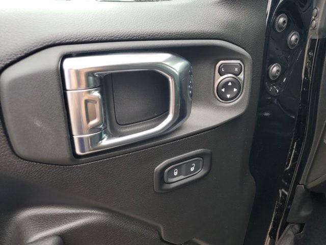 new 2025 Jeep Wrangler car, priced at $54,718