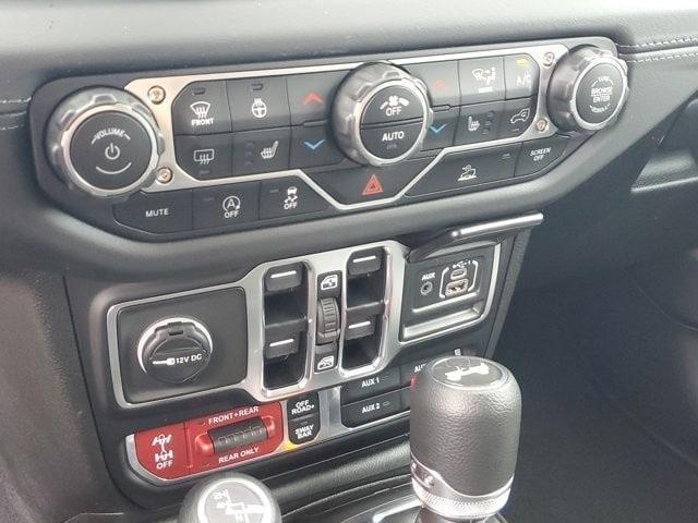 new 2025 Jeep Wrangler car, priced at $54,718