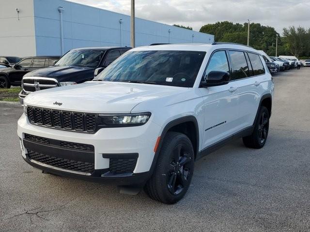 new 2024 Jeep Grand Cherokee L car, priced at $45,212